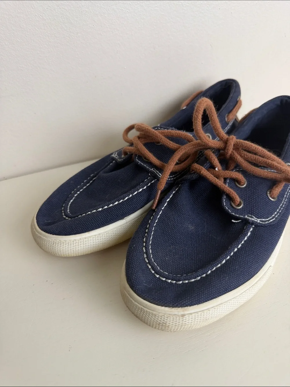 (2293) Cat & Jack Navy Canvas Boat Shoes with Brown Laces, Size: 2Y